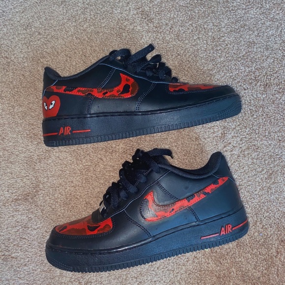 air force 1s black and red